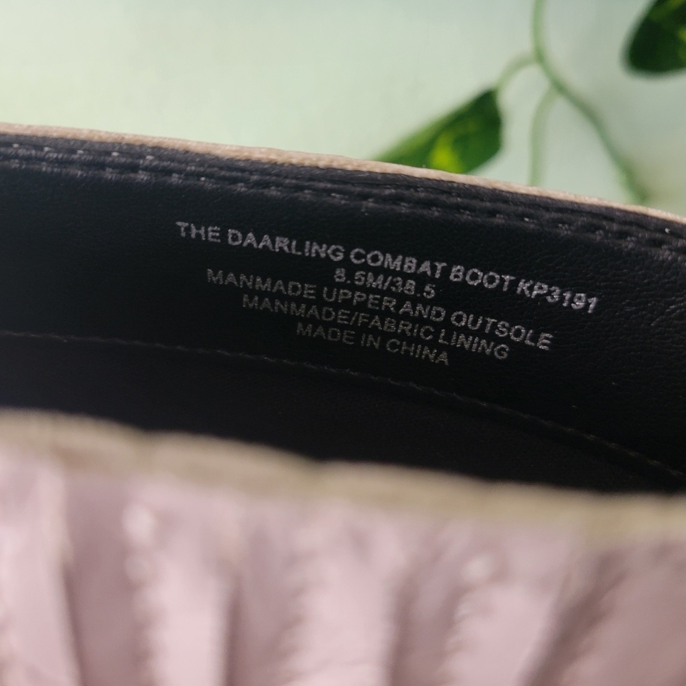 Katy Perry The Daarling Combat Boots Chalk Zip Up Ankle Womens 8.5 Nib Chic — image 3 of 8